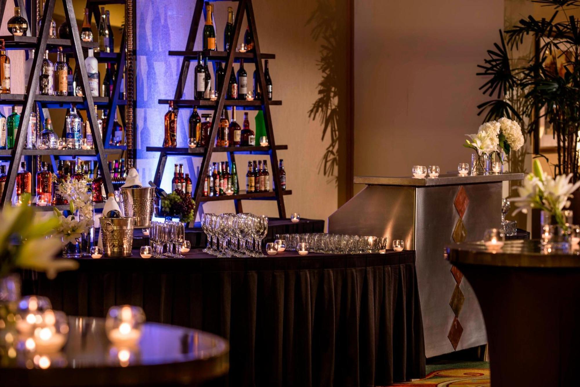 Renaissance Denver Hotel & Conference Center Экстерьер фото