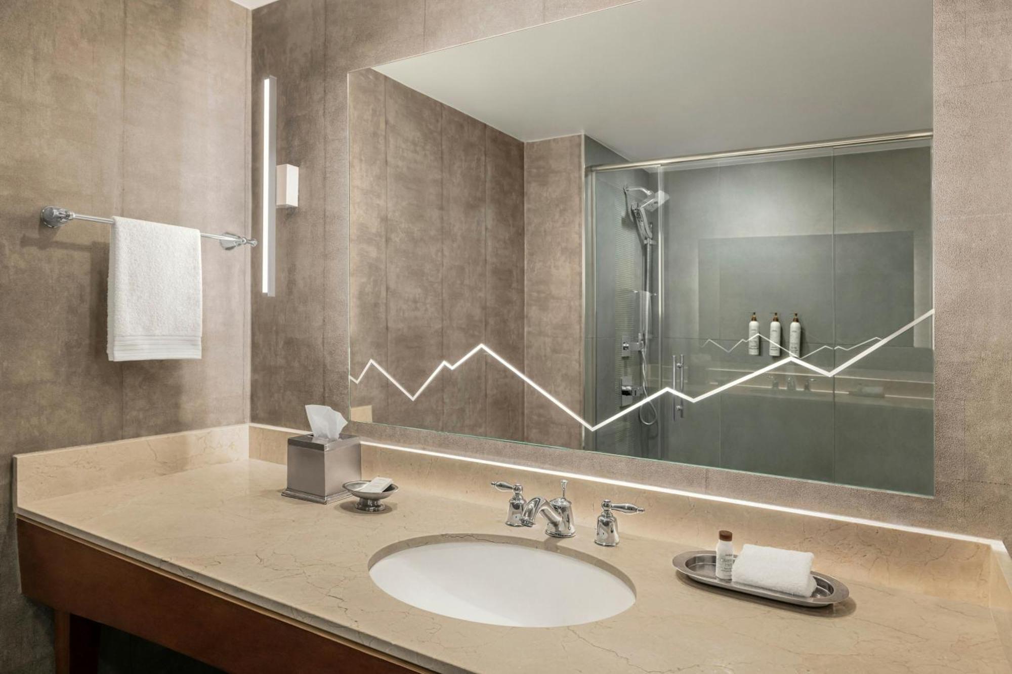 Renaissance Denver Hotel & Conference Center Экстерьер фото